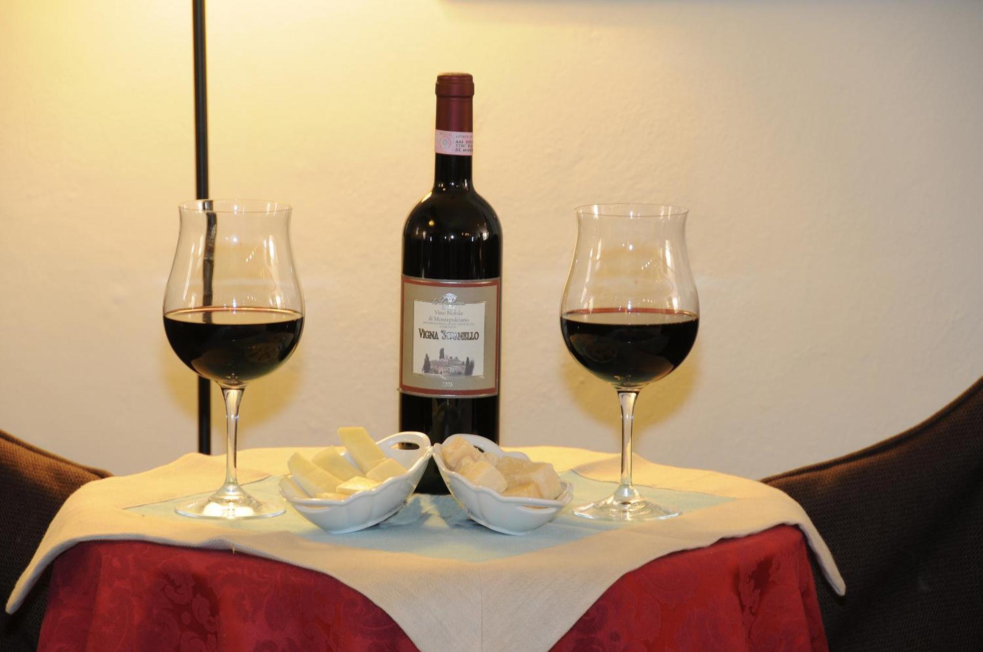 Albergo Duomo Montepulciano Stazione Kültér fotó